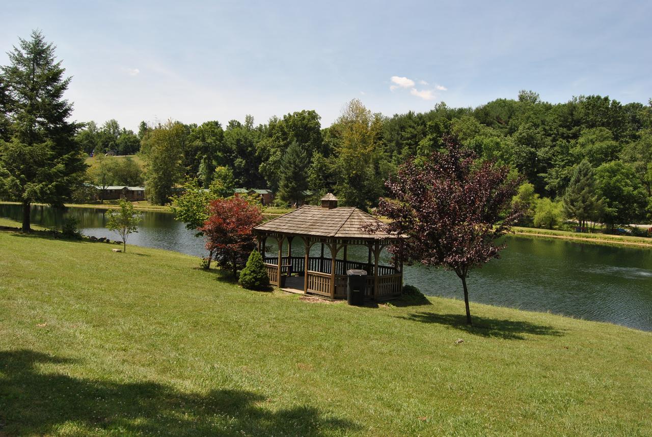 Robin Hill Camping Resort One-Bedroom Cottage 8 Lenhartsville Экстерьер фото